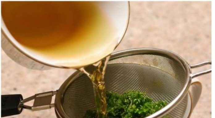 Recept za čaj od peršuna za brže sagorijevanje kilograma