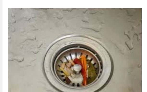 Sipam običan omekšivač u sudoper u KUHINJI: Hvala vodoinstalateru na ovom savjetu!