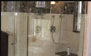 Ovo je revolucionarni trik za čišćenje stakla u tuš kabini: Ovo do sada niste znali