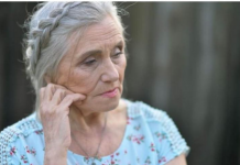 Zašto Žene Koje Stare Sve Manje Imaju Ljudi Oko Sebe