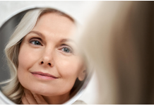 Voće koje žene starije od 50 treba da jedu: Saveznik ljepote i najjači borac protiv starenja