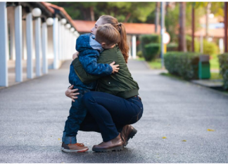 Otac me vređao da sam rodila kopile koje on mora da hrani: Radmila sina dala u dom, posle 5 godina stižu joj bolne vesti