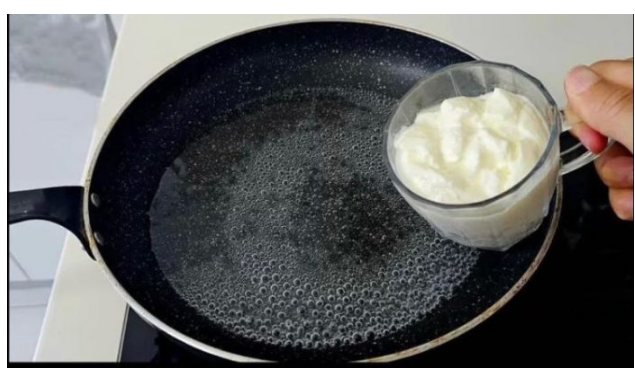 Samo sipajte JOGURT u kipuću vodu, dodajte brašno i ne morate ujutro ići u prodavnicu: Skoro NIKO za to ne zna!