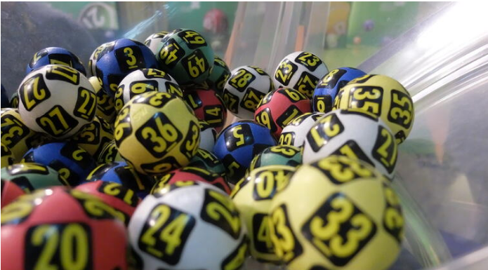 Ovih 6 horoskopskih znakova će sreća pogledati u 2025.: Mogu da se obogate ako budu igrali ove igre