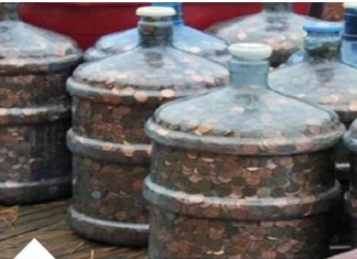 Ovaj čovjek skuplja novčiće od 1970. godine! Kad ih je odneo u banku, umalo je dobio infarkt!