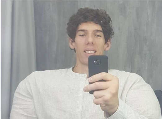 Dalibor iz Zrenjanina je najviši čovek u Srbiji, svi su u čudu kad čuju koji broj cipela nosi: Na šok način ulazi u kuću