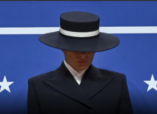 Kad je Melanija najzad skinula šešir, šokirala je svet izgledom lica: Hirurg Duduković otkrio šta je radila na njemu