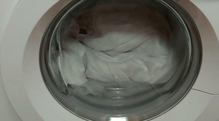 VEŠ MAŠINA SE NIKAD NEĆE TRESTI KADA RADI CENTRIFUGU AKO NAPRAVITE OVO: Samo MAJSTORI znaju, RJEŠENJE JE SJAJNO