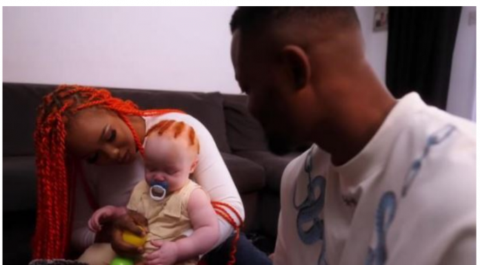 Crni roditelji dobili potpuno belu bebu sa riđom kosom: Ocu savetovali da uradi DNK test, a onda je otrkivena šokantna istina