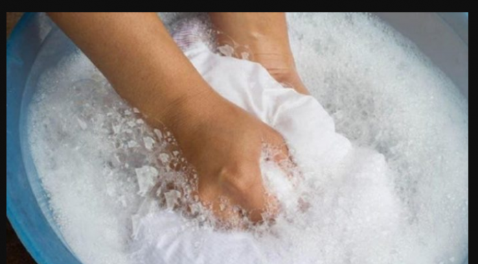 Kako izbijeliti zavjese KOD KUĆE i bez napora? Potopite ih u ovu vodu 10 minuta, to je to!