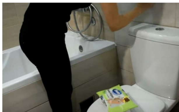 ŽENA SIPALA OVO U VODOKOTLIĆ I IZAZVALA BURU NA INTERNETU: Kupatilo joj miriše mjesecima, a caka nikad prostija