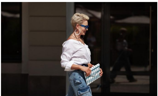 Ovo je najbolja frizura za žene od 60 + godina: Skriva bore, umekšava izgeld, ženstvena je i lako se održava