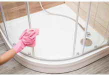 OLJUŠTIĆE KAMENAC kao da je kora banane: Zbog ove sitnice će vaša tuš-kabina izgledati kao da ste je tek kupili