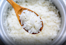 Više ne kuvam pirinač u vodi, ovo je savršeno: Jedan trik kuvara i nikada niste jeli bolji prilog – PREPORUČITE SVIMA!