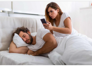 KRIŠOM UZELA TELEFON SVOG MUŽA I POZVALA POSLJEDNJI BROJ: Ono što je saznala nije mogla da zamisli ni u najluđim snovima!