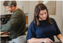 Žena podijelila neobično iskustvo: “Napravila sam pitu i tako saznala da me muž vara”