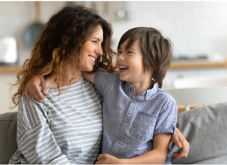 NIKO NE MOŽE DA UPROPASTI MUŠKO DETE KAO ŠTO TO MAJKA MOŽE, TVRDI JUNG: Samo ako uradi OVO on će postati pravi muškarac