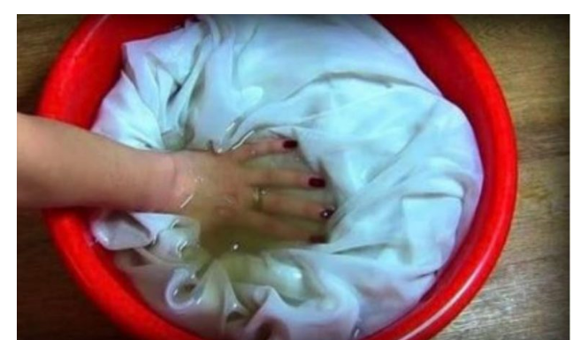 Očistila je sve zavjese u kući do snježno bijelog stanja za 3 sata: Dijelim stari TRIK za koji mnogi ljudi ne znaju!