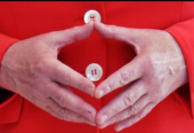 Šta znači kada neko postavi ruke u obliku trougla dok govori? Psihologija objašnjava