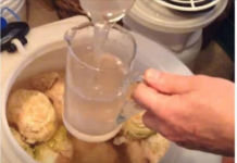 Zašto je dobro piti rasol naročito zimi? Evo šta radi vašem organizmu