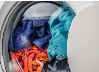 U VEŠ MAŠINU UBACITE VLAŽNU MARAMICU: Efekat koji ima ovaj KORISTAN TRIK će vas raspametiti!