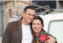 Naš glumac napravio kuću na selu pa sa ženom manekenkom okopava baštu: “Gajim kokoške, svinje i ovce – ovde je život”