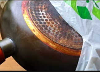 Samo stavite staru, prljavu tavu u plastičnu vrećicu: ZAGORJELI ostaci će se otopiti u trenu!