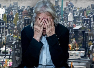 SILVIJA JE 43 GODINE POSJEĆIVALA POGREŠAN GROB: Bila ubijeđena da pali svijeću ocu, a kad je otkrila istinu, umalo se srušila