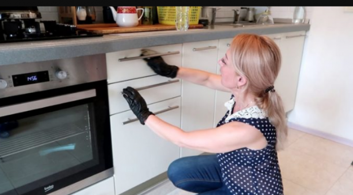 Sve dok mi sestra nije savjetovala ovu metodu, čišćenje KUHINJE je bio užas: Čitava linija je bila čista za minut – odložila sam sve preparate iz radnje!