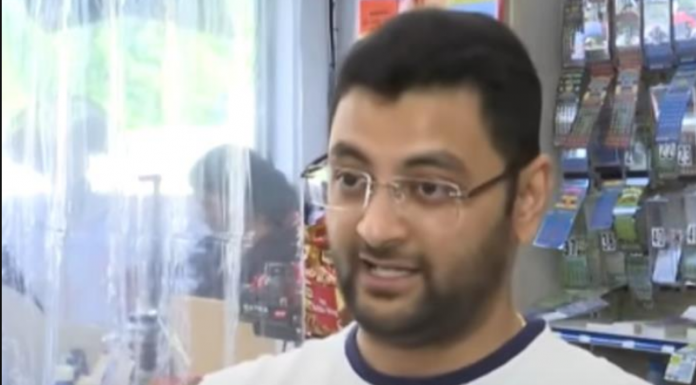 U SMEĆU NAŠAO IZGUBLJENU SREĆKU OD MILION DOLARA, PA POTEGAO OVAJ POTEZ: “Nisam spavao 2 dana”, o svemu ga savjetovali baba i deda (VIDEO)