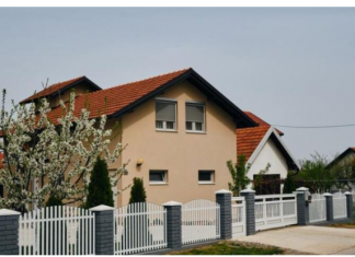 Čovek nije znao da 7 godina NE ŽIVI SAM u kući: Slučajno našao tajna vrata, a onda…