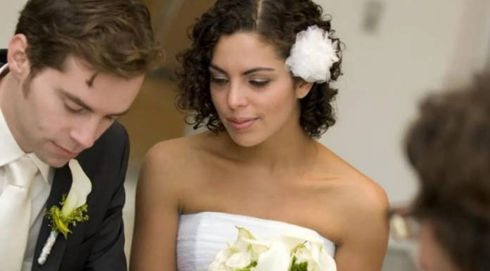 JOŠ NA VJENČANJU ZNAMO KO ĆE SE RAZVESTI: Matičari otkrili šta odaje parove! Ovo su NEPOGRIJEŠIVI ZNACI da će doći do razlaza