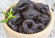 EVO ZAŠTO TREBA SVAKO JUTRO POJESTI BAR 3 SUHE ŠLJIVE: Kada Vidite SPISAK REZULTATA, Ješćete Ih Neprekidno