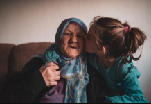 “Dobro roditeljstvo je tvoja srećna starost a loše je tvoja tuga i suze” SAMO OVAKO ĆEŠ NAUČITI DIJETE DA TE UVIJEK POŠTUJE