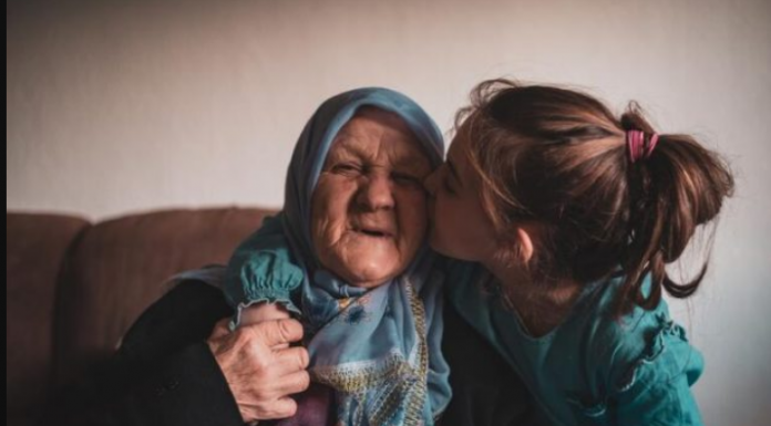 “Dobro roditeljstvo je tvoja srećna starost a loše je tvoja tuga i suze” SAMO OVAKO ĆEŠ NAUČITI DIJETE DA TE UVIJEK POŠTUJE