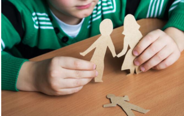 Niko nije znao da 9-godišnjak 2 godine živi sam, jer je bio čist i dobar đak: A kad su ušli u njegov dom skamenili su se