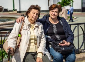 Sestra i ja smo same negovale bolesne roditelje, a brat im ni na sahranu nije došao: Kad su umrli rekao je – moje je nasledstvo, jedino sam muško