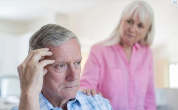 DEDA JE PONAVLJAO DA NOĆU VIDI MUŠKARCA U KUĆI, ALI MU NIKO NIJE VEROVAO JER JE IMAO DEMENCIJU: A kad je umro otkrivena je babina najveća tajna, porodica u šoku!