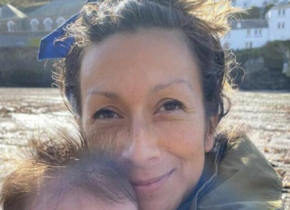 Majka je dala kao bebu strancu u autobusu i samo nestala bez traga: Desio se neverovatan obrt, život joj je sad bajka