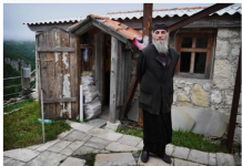 Kada vam neka osoba čini zlo i nanosi vam veliku bol, uradite samo ovu stvar i ponovo ćete naći svoj put ka sreći: Moćan savet monaha sa Svete Gore