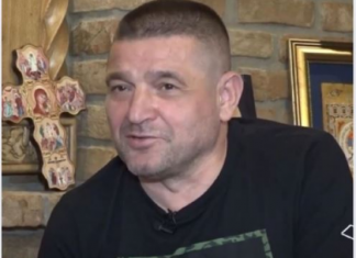 Drugu ženu upoznao ispred menjačnice i odmah je poljubio: Baja Mali Knindža ima 6 dece – evo kako izgledaju i čime se bave