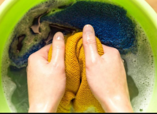 OVA SMESA SKIDA NAJTVDOKORNIJE FLEKE SA ODEĆE: Trik koji mnoge domaćice NE ZNAJU