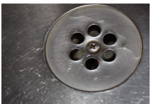 SMRDI VAM IZ KUPATILA KADA PADA KIŠA? Samo ubacite 1 sitnicu iz kuhinje u odvod i rešite problem