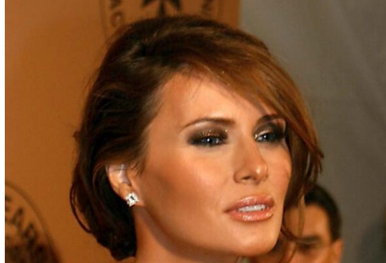 Melanija Tramp u bikiniju je kao boginja, ima 54 a zgodnija od duplo mlađih cura: Kune se u 1 vežbu za savršene obline