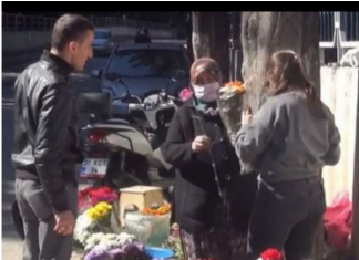 SIROMAŠNA MAJKA prodavala cvijeće na groblju da bi kćerki platila STUDIJE MEDICINE: Novinari su potražili njenu kćerku i ostali u šoku kad su SAZNALI KO JE ONA