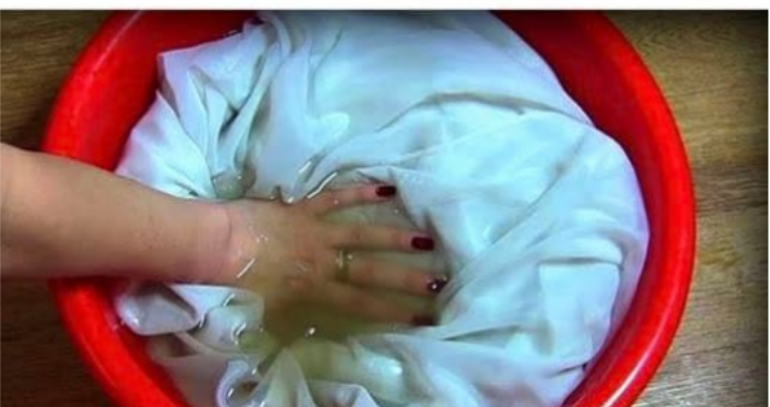 Očistila je sve zavjese u kući do snježno bijelog stanja za 3 sata: Dijelim stari TRIK za koji mnogi ljudi ne znaju!