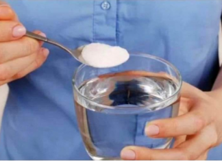 S0DA BIKARB0NA U BAŠTI: Cvijeće buja, puževi bježe, zemlja se čisti! Evo kako se koristi