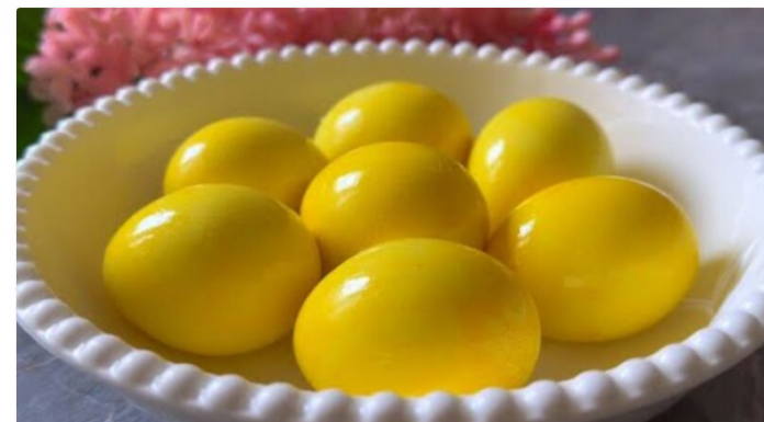 Evo kako dobiti intenzivno ŽUTU BOJU JAJA: Potpuno prirodno, bez hemije- samo 1 namirnica vam treba