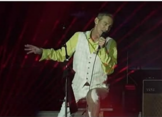 SA DRENOM U PLUĆIMA IZAŠAO JE DA OTPEVA POSLEDNJI KONCERT: Dok su lekari čekali iza bine, publika je grcala u suzama