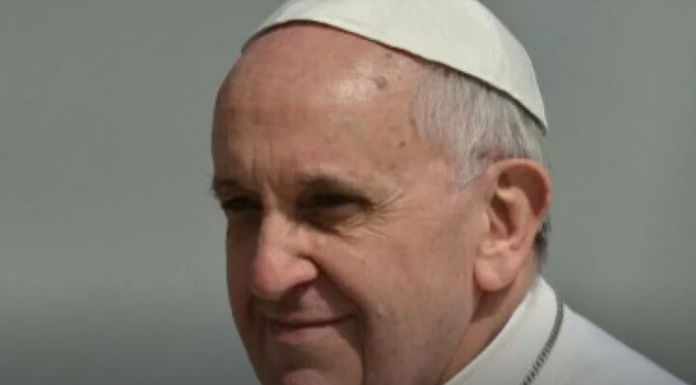 Svijet tuguje – Preminuo je Papa Franjo, bio je sasvim drugačiji od svojih prethodnika, evo u čemu se sve razlikovao